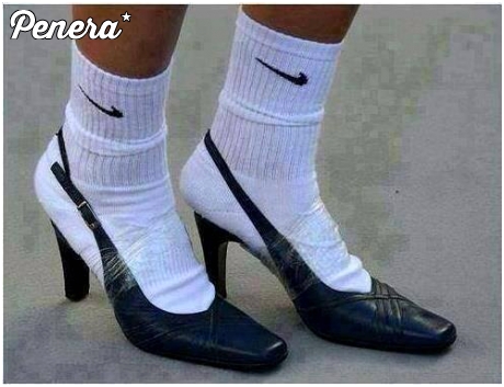 Sandały ze skarpetami przestały być modne