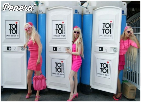 Spotkały się trzy różowe blondynki w kiblu