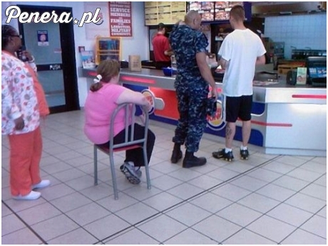 Szczyt lenistwa - siedzieć w kolejce po burgera