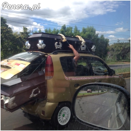 Taki tam powrót z kostnicy