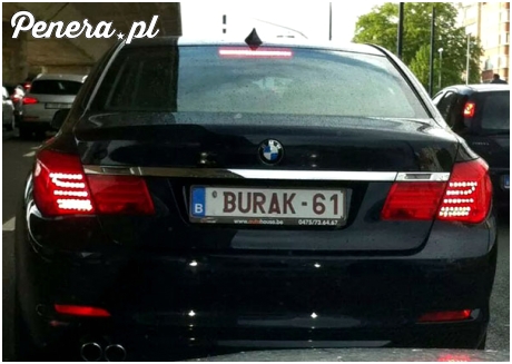 Ten przynajmniej jest świadomy że jest burakiem ;)