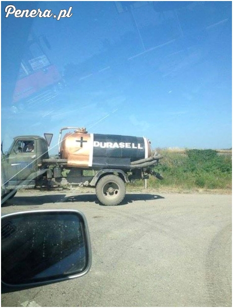 Ten to dopiero zamontował sobie baterię