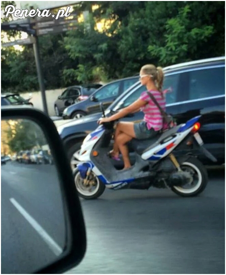 Typowa dziewczyna na skuterze