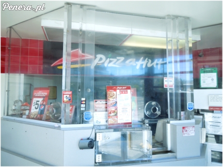 Wnętrze Pizza Hut w afroamerykańskiej dzielnicy