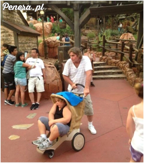 Z dzidziusiem na spacerze