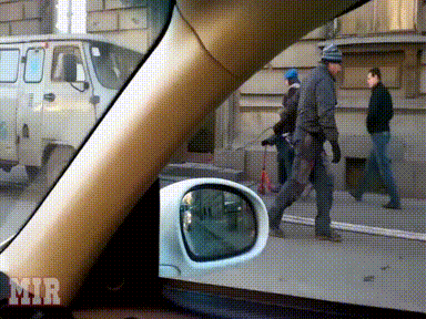 Z samochodem na spacerze