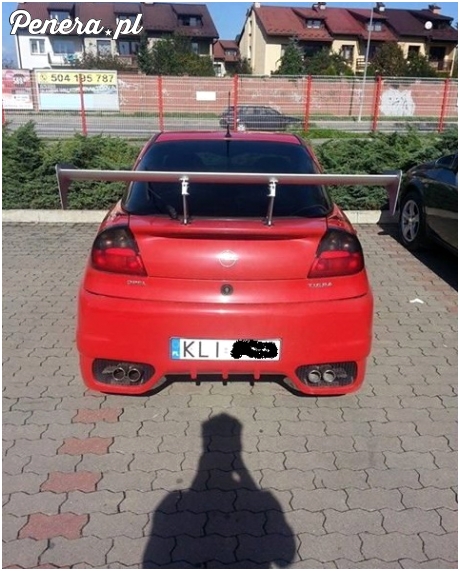 Z takim spoilerem to nic tylko odlecieć ;)