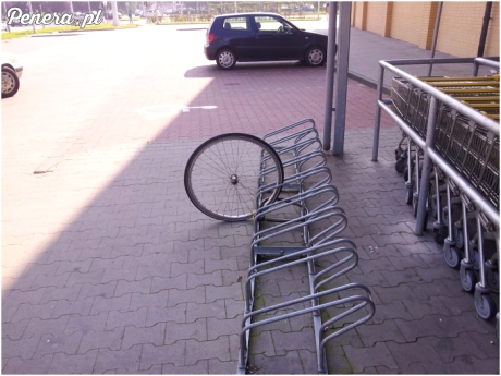 Źle przypięty rower